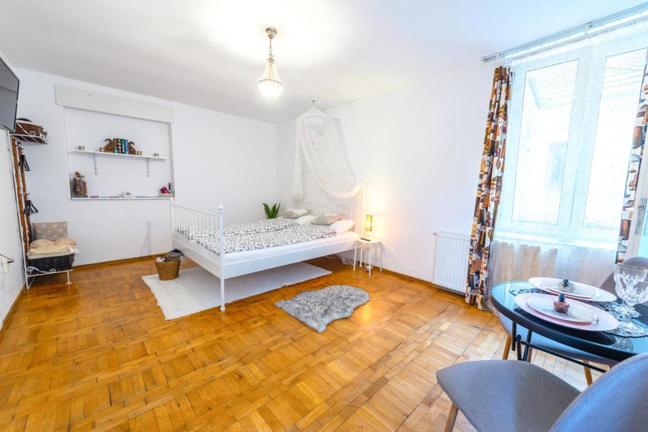 Pine House Leilighet Braşov Eksteriør bilde